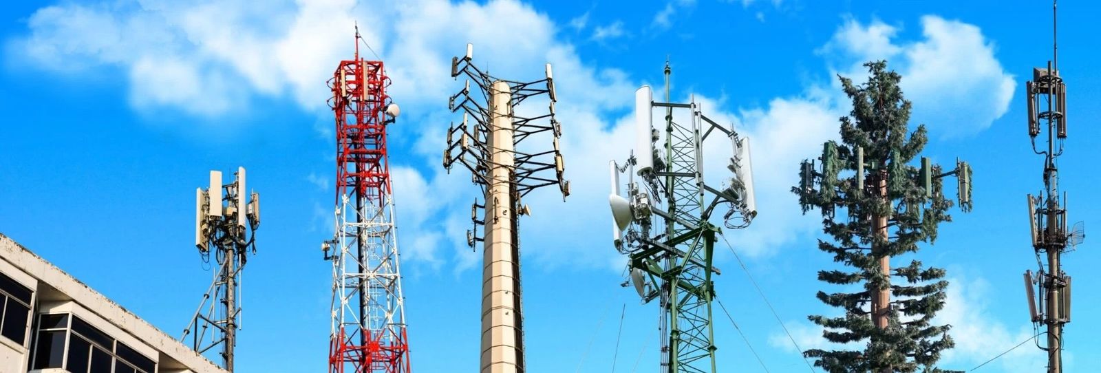 Torre di acciaio tubolare a 3 zampe