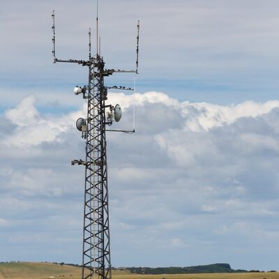 15 25 35M Multi segnale 3 gambe in acciaio tubolare zincato autosufficiente per esterni 5G 4G Wifi Radio Torre delle telecomunicazioni
