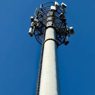 Torre per telecomunicazioni unipolare di livello industriale da 20 m-40 m con scala di salita interna e piattaforma di manutenzione per stazione base urbana Smart City