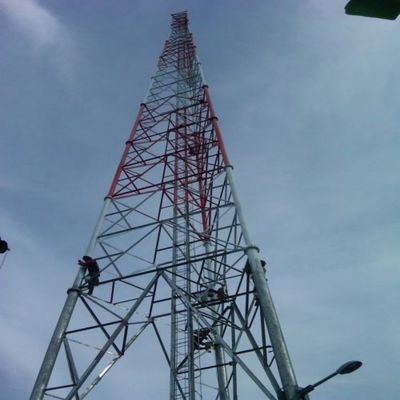 10 - 60M Torre di acciaio tubolare galvanizzato Segnale Wifi Bts Televisioni Torre di acciaio tubulare a 3 zampe
