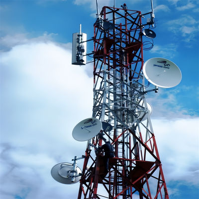 Torre a quattro zampe Torre di comunicazione a microonde
