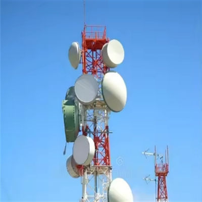 Torre a tre zampe triangolare in piedi libero Torre di cellule a reticolo Torre di antenna in acciaio galvanizzato