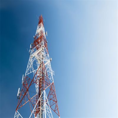 30m 40m 45m 50m 60m 80m Tore a reticolo a microonde auto-supportabile Torre a tre zampe angolo Antenna in acciaio Torre di telecomunicazioni