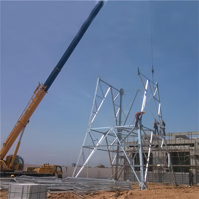 Autonomico In acciaio a reticolo Radio a microonde Wifi Telecomunicazione 4 gambe angolo torre cellulare e reticolo mastro in vendita