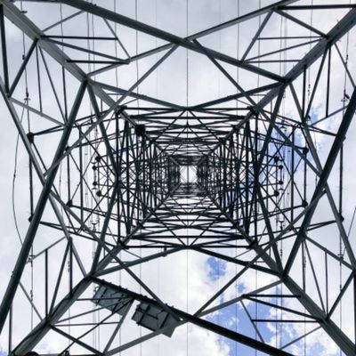 Torre di trasmissione di energia elettrica ad alta tensione Polo di acciaio Antenna Monopole Torre
