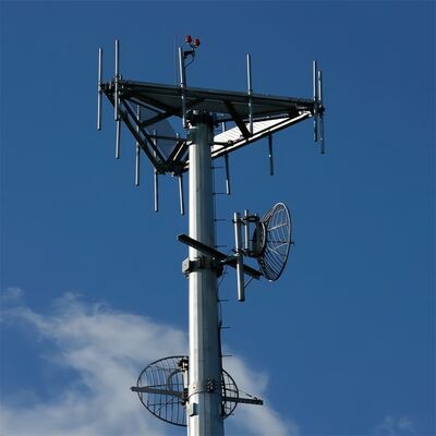Monopole Tower torre di telecomunicazioni costruita in acciaio leggero e ad alta resistenza alla trazione con codice di progettazione EN 1991-1-4 e EN 1993-3-1 per le prestazioni
