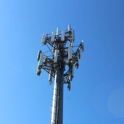 Monopole Tower torre di telecomunicazioni costruita in acciaio leggero e ad alta resistenza alla trazione con codice di progettazione EN 1991-1-4 e EN 1993-3-1 per le prestazioni
