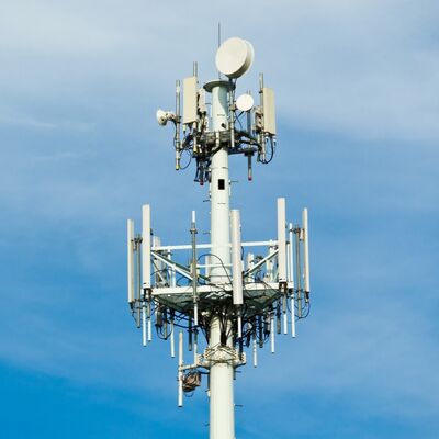 Monopole Tower torre di telecomunicazioni costruita in acciaio leggero e ad alta resistenza alla trazione con codice di progettazione EN 1991-1-4 e EN 1993-3-1 per le prestazioni