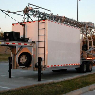 Camion mobile montato Telescopico Acciaio Galvanizzato 15 20 25 30M 5G 4G Wifi Torre di comunicazione su ruote
