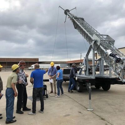 Torre a reticolo telescopico 15-30M Camion di acciaio galvanizzato Antenna di comunicazione montata 40M/S resistente al vento