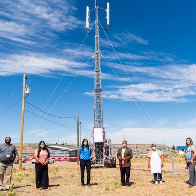 Torre a reticolo telescopico 15-30M Camion di acciaio galvanizzato Antenna di comunicazione montata 40M/S resistente al vento