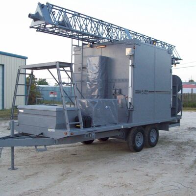 24m 25m 30m Mobile Truck Trailer montato Illuminazione Tubulare Cell On Wheels Telescopico reticolo Antenna Torre di comunicazione Mast