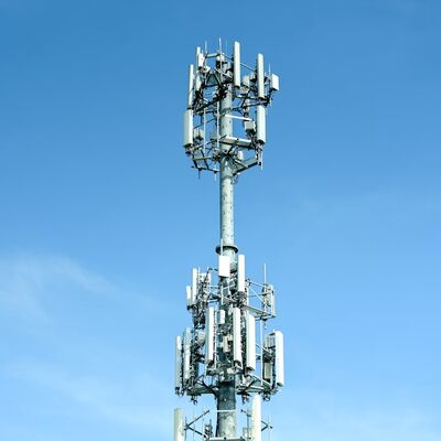 Monopole Tower torre di telecomunicazioni cilindrica compatta costruita con acciaio ASTM A36 e ASTM A572 Gr50 per la durata