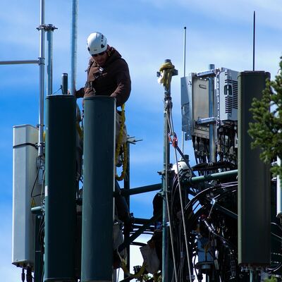 Monopole Tower torre di telecomunicazione progettata con resistenza alla tensione che va da 360 a 630 megapascal per una maggiore durata