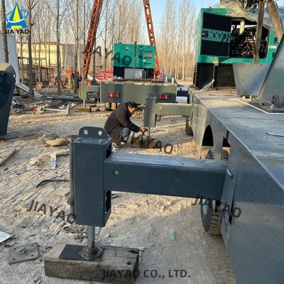 Torre telescopica per impieghi gravosi con deviazione verticale inferiore a uno per mille, che offre prestazioni per compiti di comunicazione e illuminazione