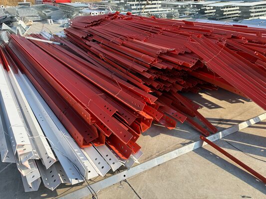 Torre angolare in acciaio a 3 zampe Corpo di torre triangolare con pendenza uguale o pendenza variabile e sezione trasversale in acciaio angolare per la comunicazione