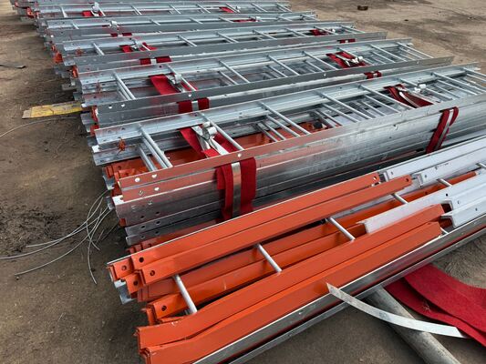 Torre angolare in acciaio a 3 gambe Torre di comunicazione wireless triangolare con codice di progettazione ANSI TIA 222 e materiali in acciaio ad alta resistenza