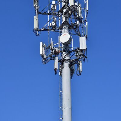 16 24 32M Urbano Estetico Monopolo Acciaio Galvanizzato Torre Esterna Autoportante 5G 4G Satellite Paesaggio Telecomunicazioni