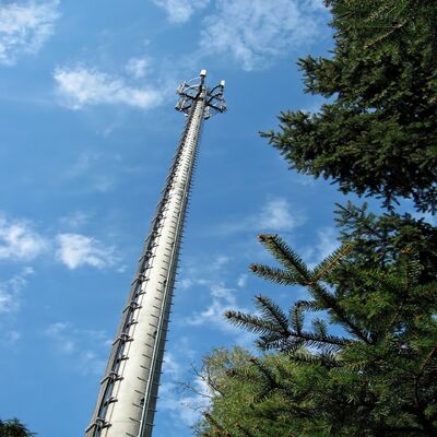 12 18 24M Torretta per telecomunicazioni all'aperto autosufficiente compatta in acciaio galvanizzato monopolare 5G 4G Wifi per piccolo spazio