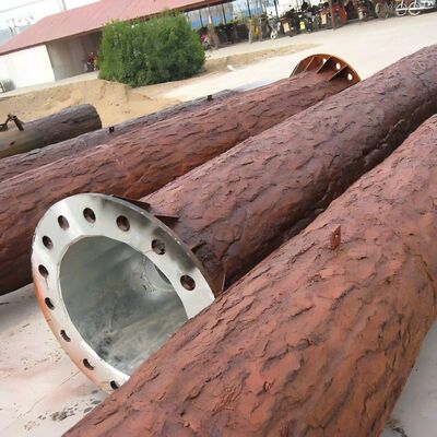 Torre ad Albero Bionico alta 38M costruita con acciaio zincato e plastiche resistenti ai raggi UV, garantendo durata e resistenza alla corrosione