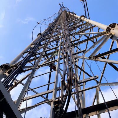 Torre tubolare in acciaio tubolare a 3 gambe da 45 m con elevata resistenza agli urti, adatta per torri di sicurezza e microonde per telecomunicazioni