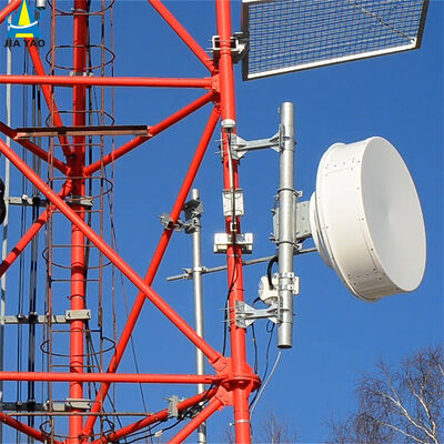 Torre tubolare in acciaio a 3 gambe personalizzabile progettata per l'osservazione del monitoraggio delle telecomunicazioni all'aperto e installazioni di sicurezza