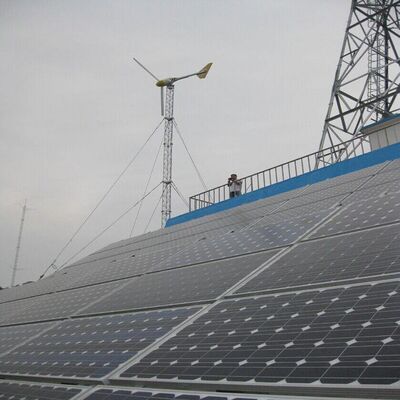 15 22 38M Torre per telecomunicazioni a reticolo solare off-grid angolare a 4 gambe con acciaio zincato e batteria di riserva per comunicazioni di emergenza