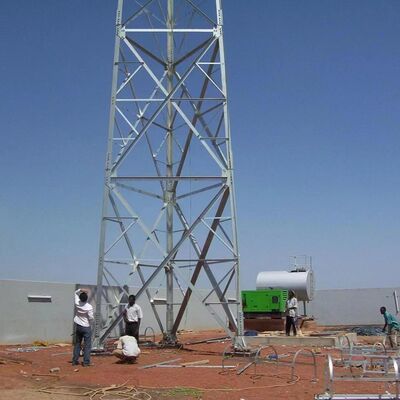 Torre in acciaio ad angolo a 3 gambe zincata a caldo, conveniente per il 5G rurale