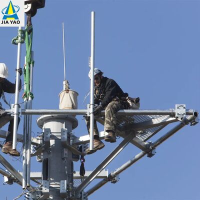 Torre per telecomunicazioni modulare unipolare da 27M ad alta resistenza al vento progettata per area urbana densa copertura 5G struttura in acciaio zincato a caldo