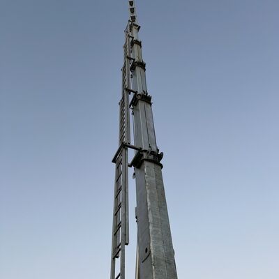 Torre con albero telescopico in acciaio portatile da 12m - 25m per stazione base mobile e sorveglianza di eventi temporanei con sistema di sollevamento elettrico e base a dispiegamento rapido