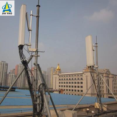 Torre unipolare leggera sul tetto da 25M 30M 40m per la densificazione urbana di piccole cellule 5G con ingombro di base ridotto e acciaio zincato