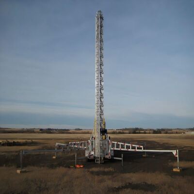 Montante telescopico portatile in acciaio per stazione base mobile a implementazione rapida e sorveglianza di emergenza con sistema di sollevamento di livello industriale e base stabilizzata