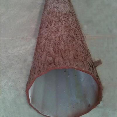 Robusta torre di pino bionico con fogliame mimetizzato e sistema di antenne nascoste per area paesaggistica Sito di rete 5G Q345B zincato