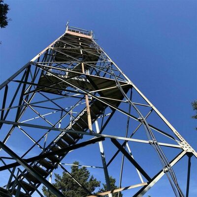 Torre di guardia in acciaio zincato, torre di avvistamento, torre di monitoraggio della sicurezza, struttura a traliccio per la prevenzione degli incendi boschivi e il supporto di osservazione ad alta quota